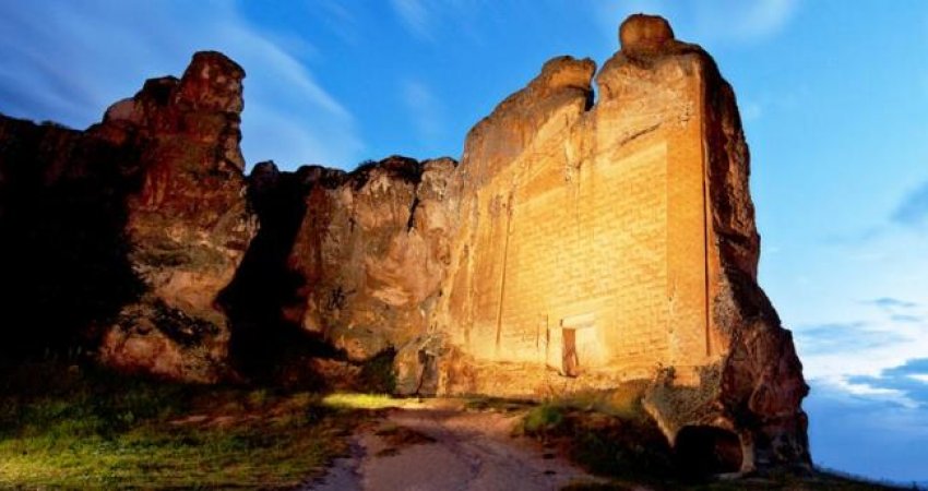 Tur Eskişehir, Frigya, Düğmeli Evler -1